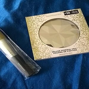 Deluxe mineral Veil powder and brush set